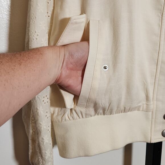 7 FOR ALL MANKIND Ivory Jacket with Eyelet Sleeves, Size Medium - Picture 8 of 14